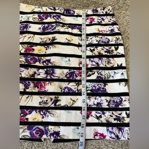 WHITE HOUSE BLACK MARKET Purple Pink Yellow Striped Straight Pencil Skirt Sz 10 - Picture 4 of 5